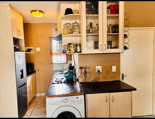 2 BEDROOM APARTMENT FOR SALE IN FLEURHOF